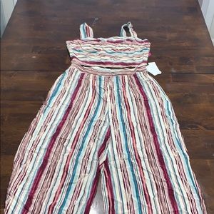 Full outfit, crop top and high wasted pants